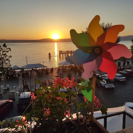 Iride Sul Lago 1 Via Principessa Jolanda 10-Piazza Del Molo アングイッラーラ・サバーツィア エクステリア 写真