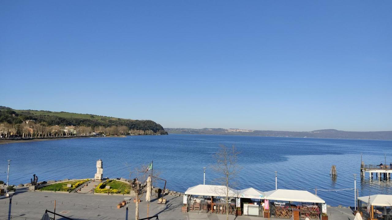 Iride Sul Lago 1 Via Principessa Jolanda 10-Piazza Del Molo アングイッラーラ・サバーツィア エクステリア 写真