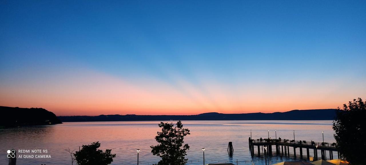 アングイッラーラ・サバーツィアIride Sul Lago 1 Via Principessa Jolanda 10-Piazza Del Moloアパートメント エクステリア 写真