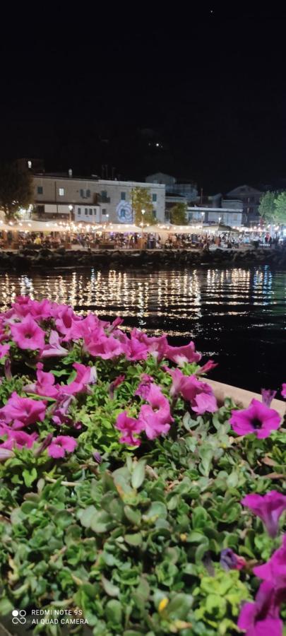 Iride Sul Lago 1 Via Principessa Jolanda 10-Piazza Del Molo アングイッラーラ・サバーツィア エクステリア 写真