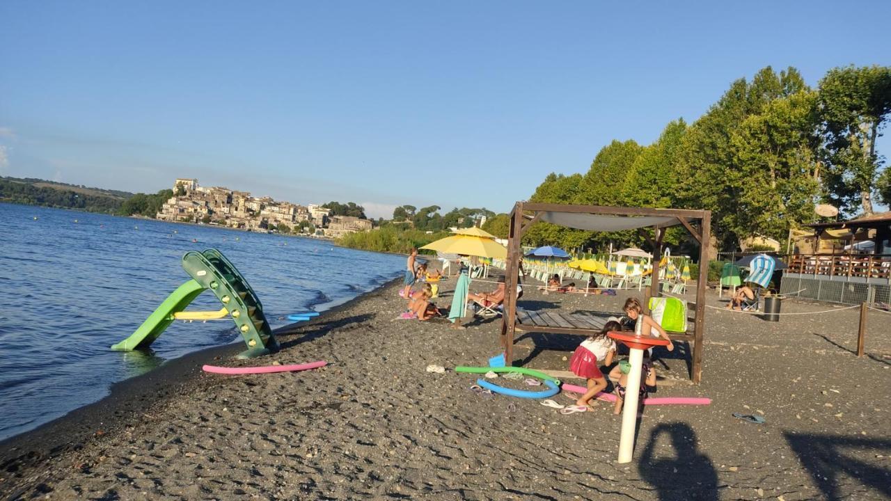 Iride Sul Lago 1 Via Principessa Jolanda 10-Piazza Del Molo アングイッラーラ・サバーツィア エクステリア 写真